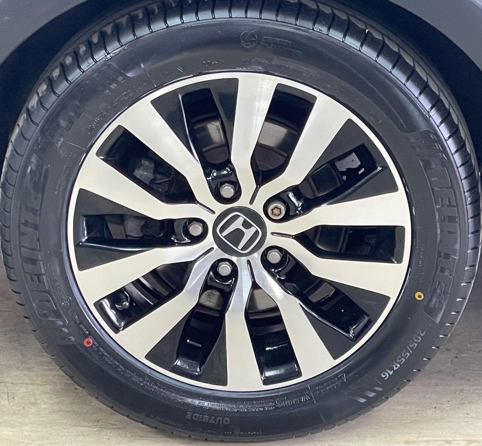 Honda Civic - Image 16