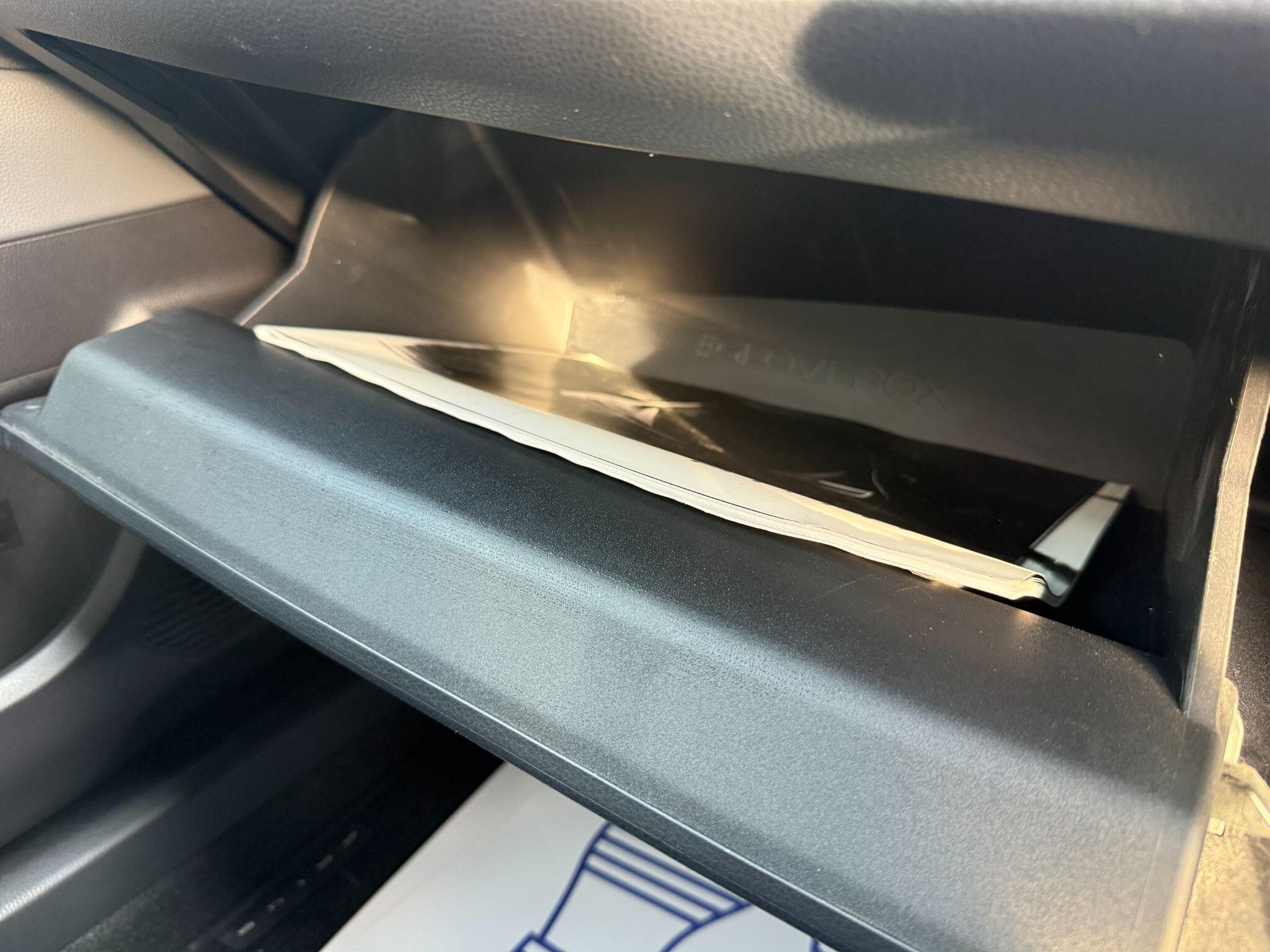 Toyota Prius - Image 68