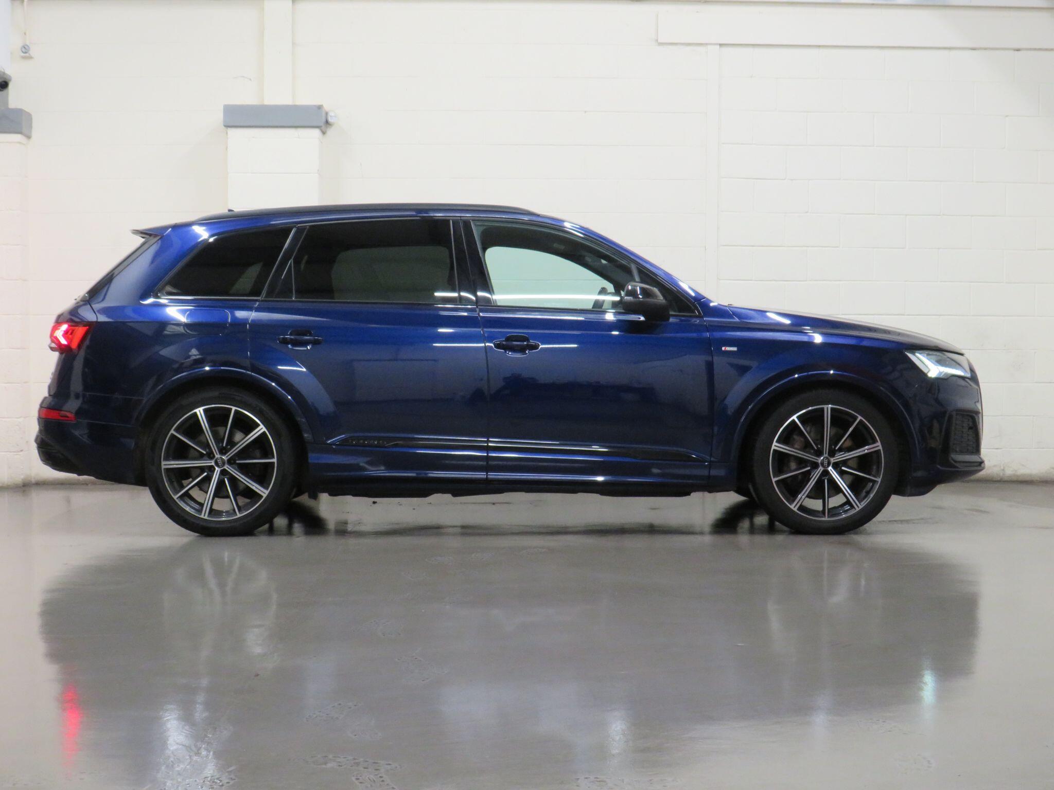 Audi Q7 - Image 17