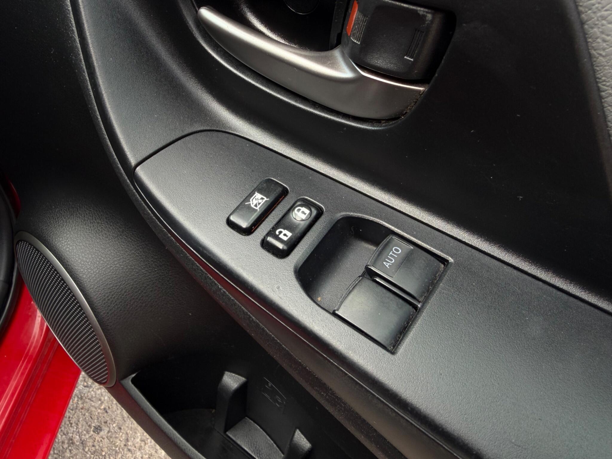 Toyota Yaris - Image 14