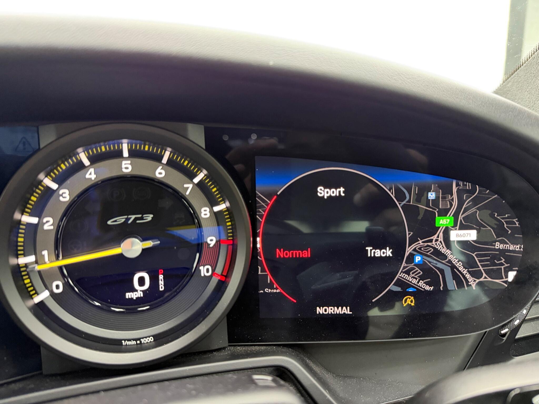 Porsche 911 - Image 37