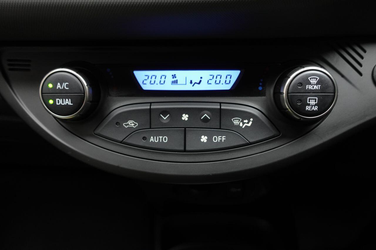 Toyota Yaris - Image 14