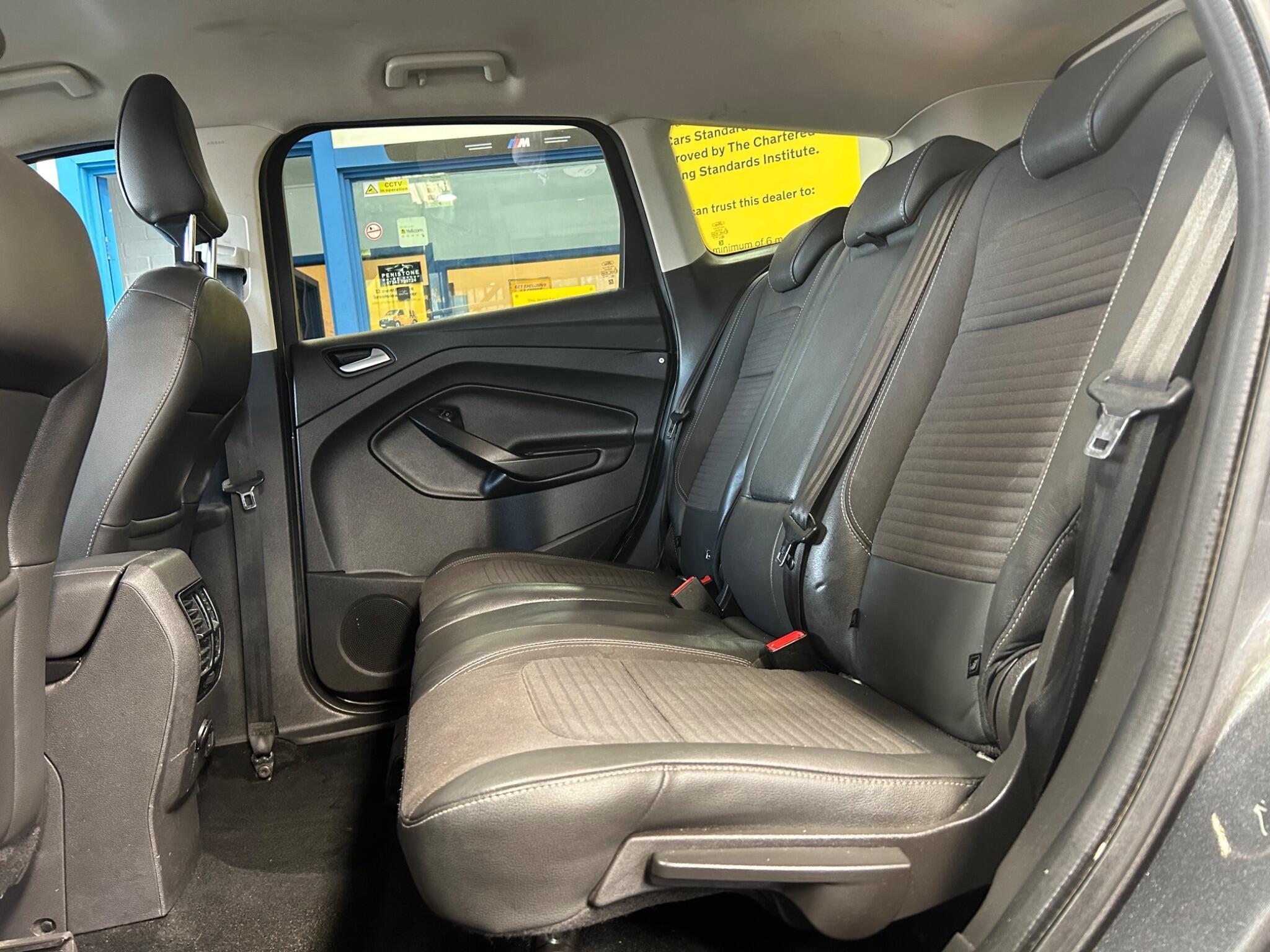 Ford Kuga - Image 19