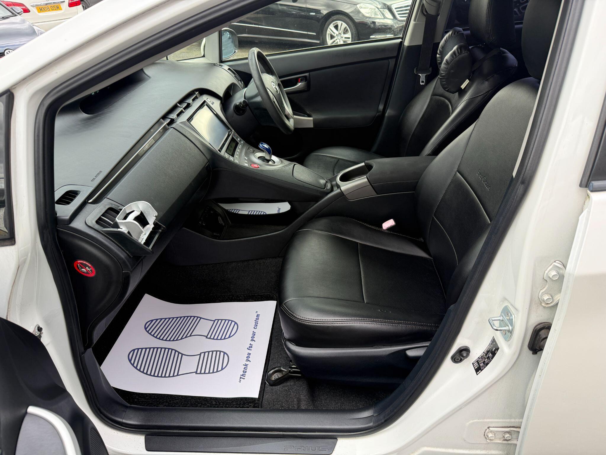 Toyota Prius - Image 27