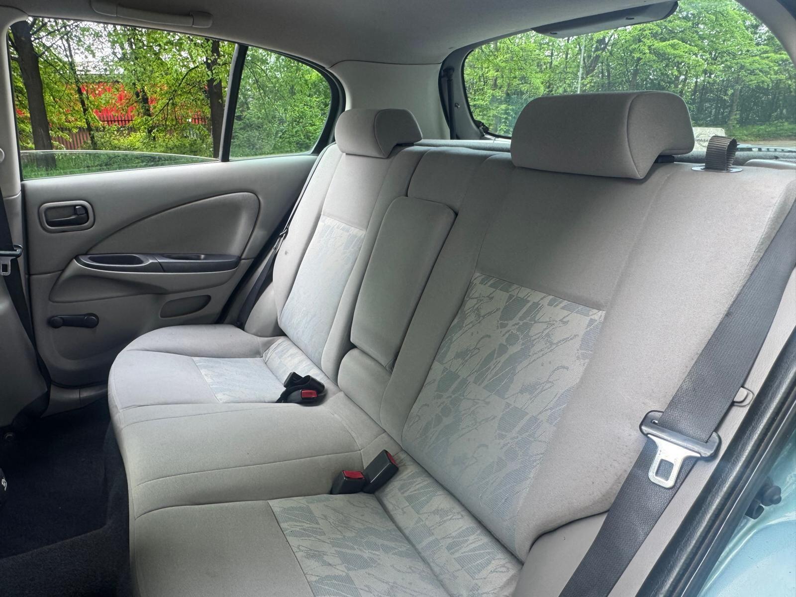 Nissan Almera - Image 40