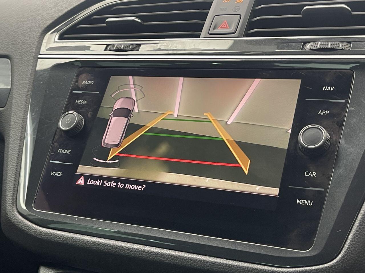 Volkswagen Tiguan - Image 34