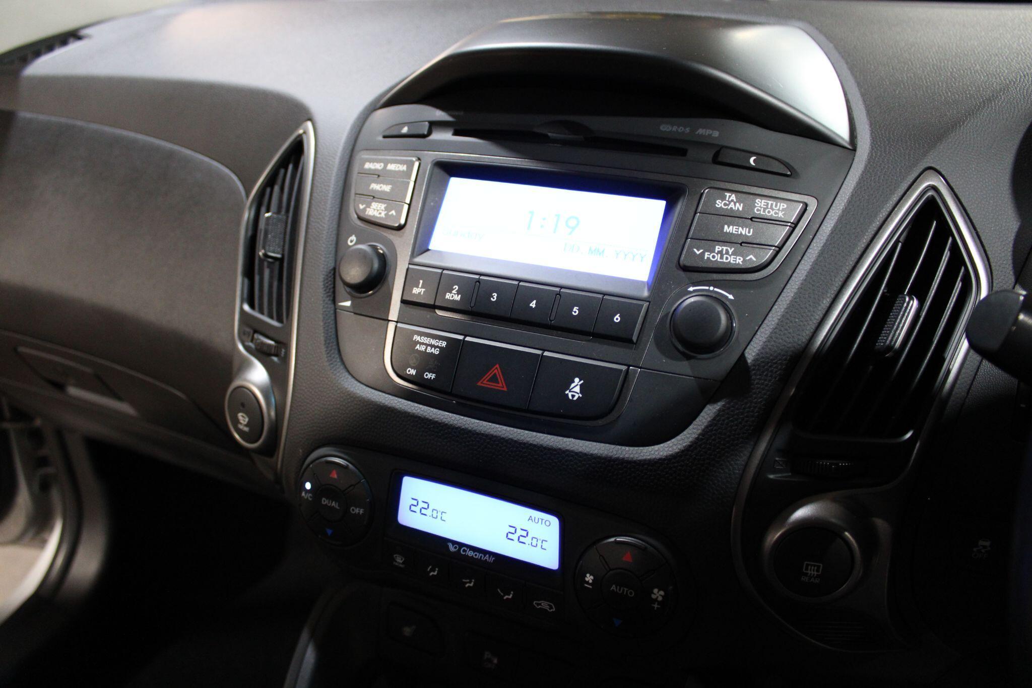 Hyundai ix35 - Image 19
