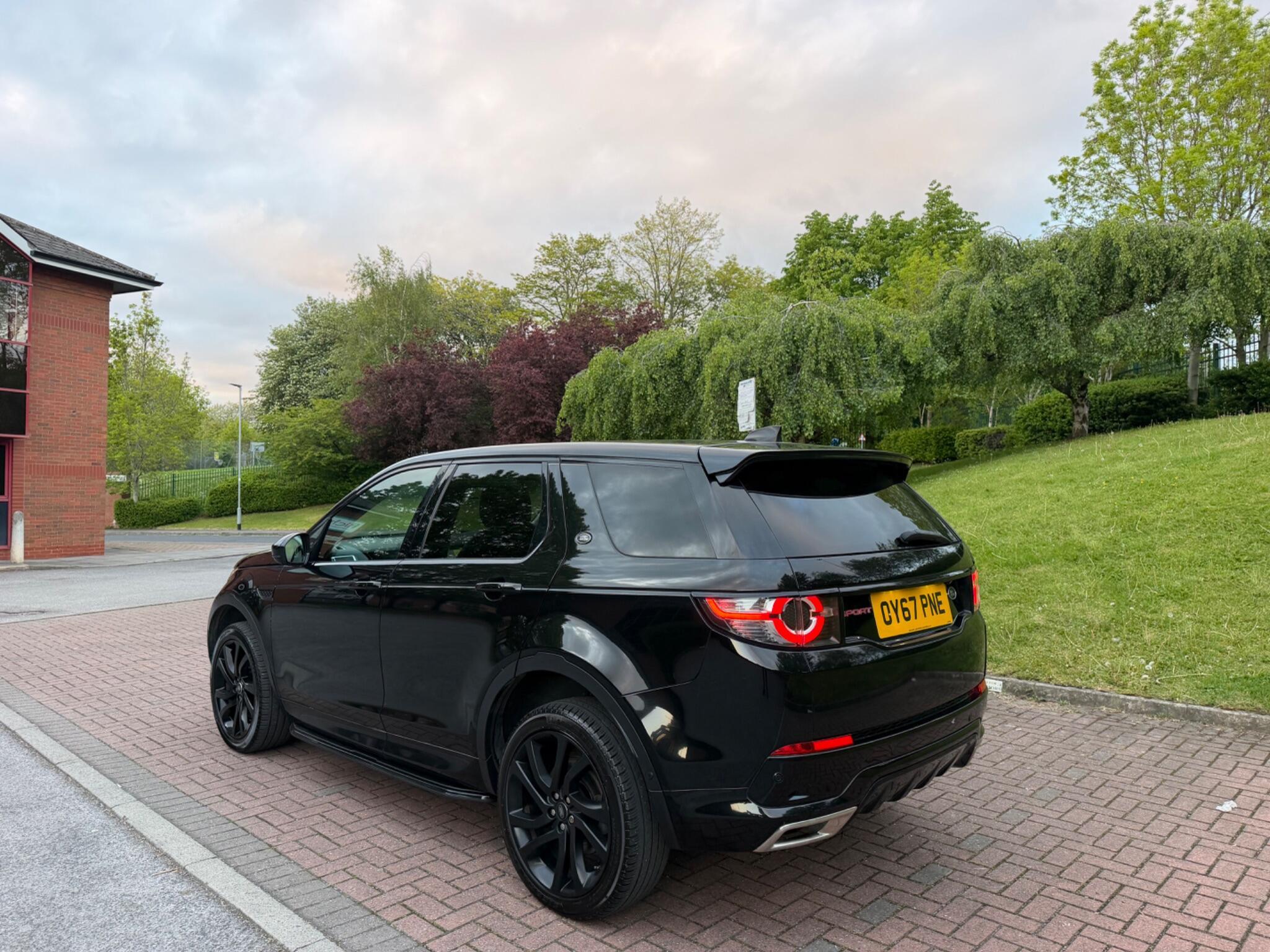Land Rover DISCOVERY SPORT - Image 12