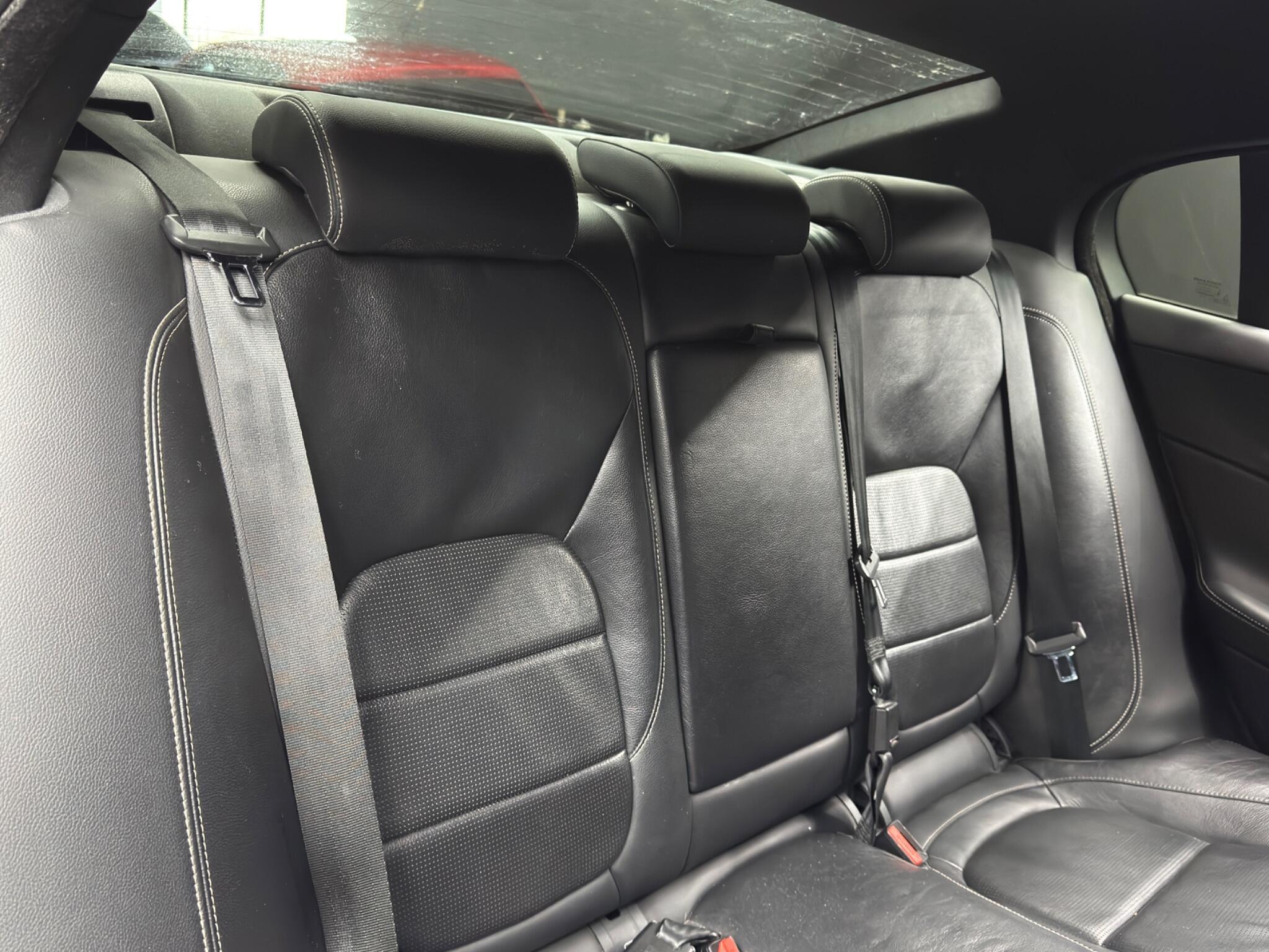 Jaguar XE - Image 15