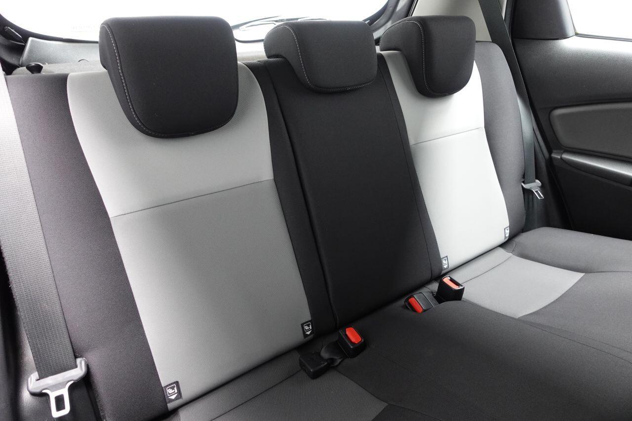 Toyota Yaris - Image 18