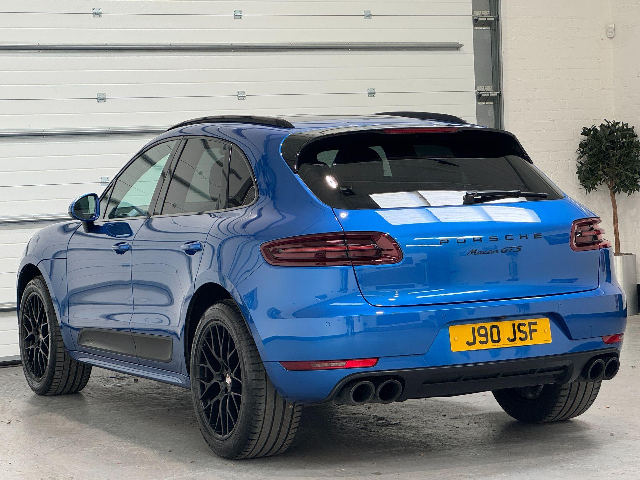 Porsche Macan - Image 15