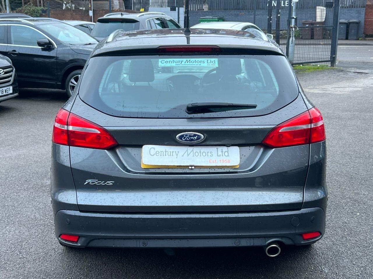 Ford Focus - Image 14