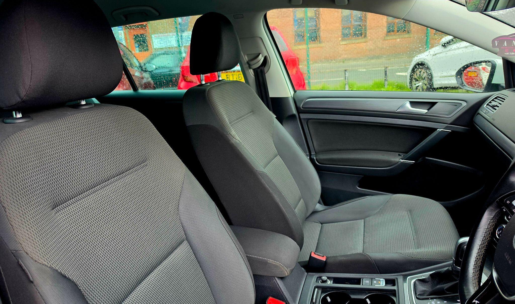 Volkswagen Golf - Image 12