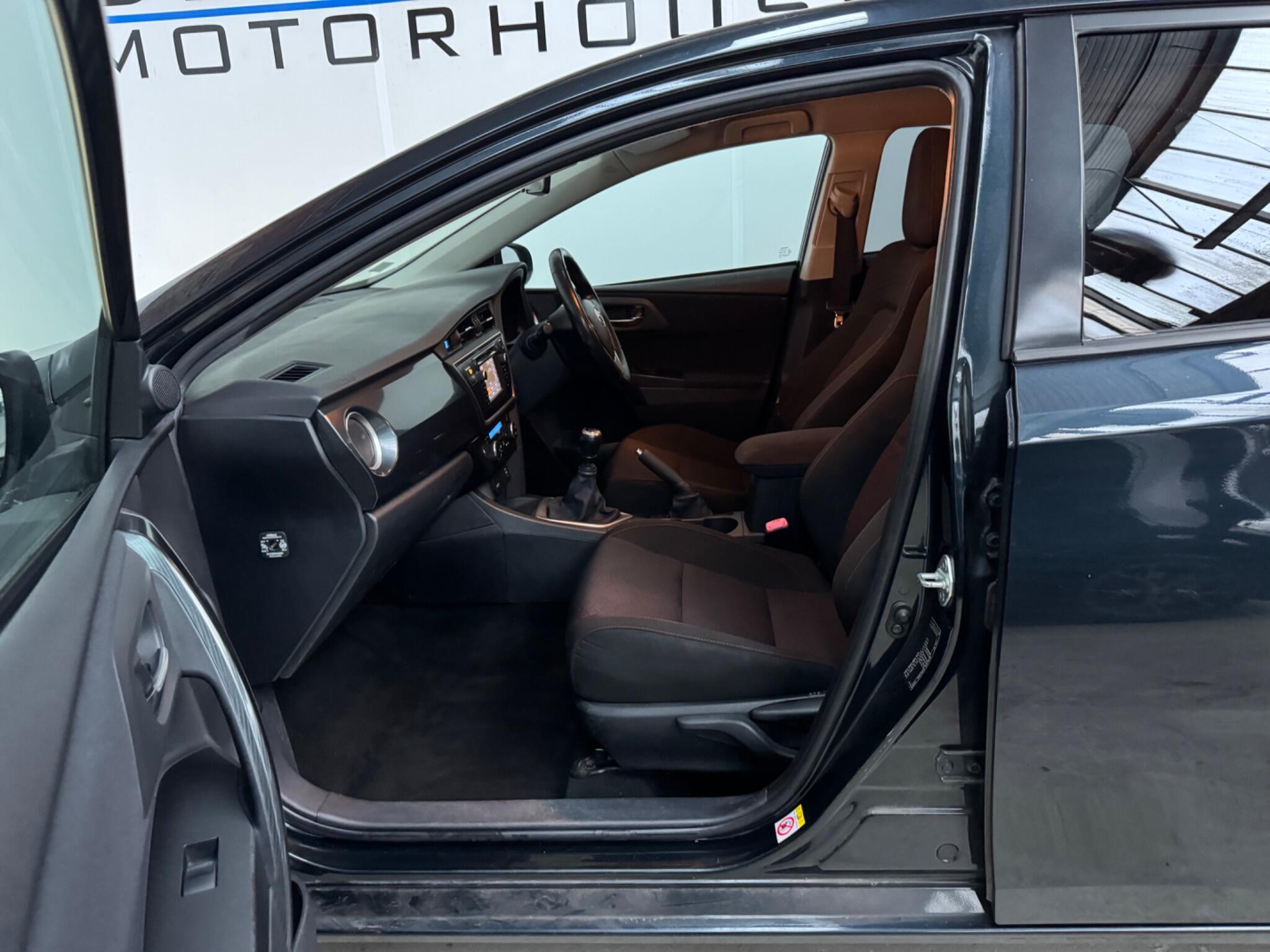 Toyota Auris - Image 10