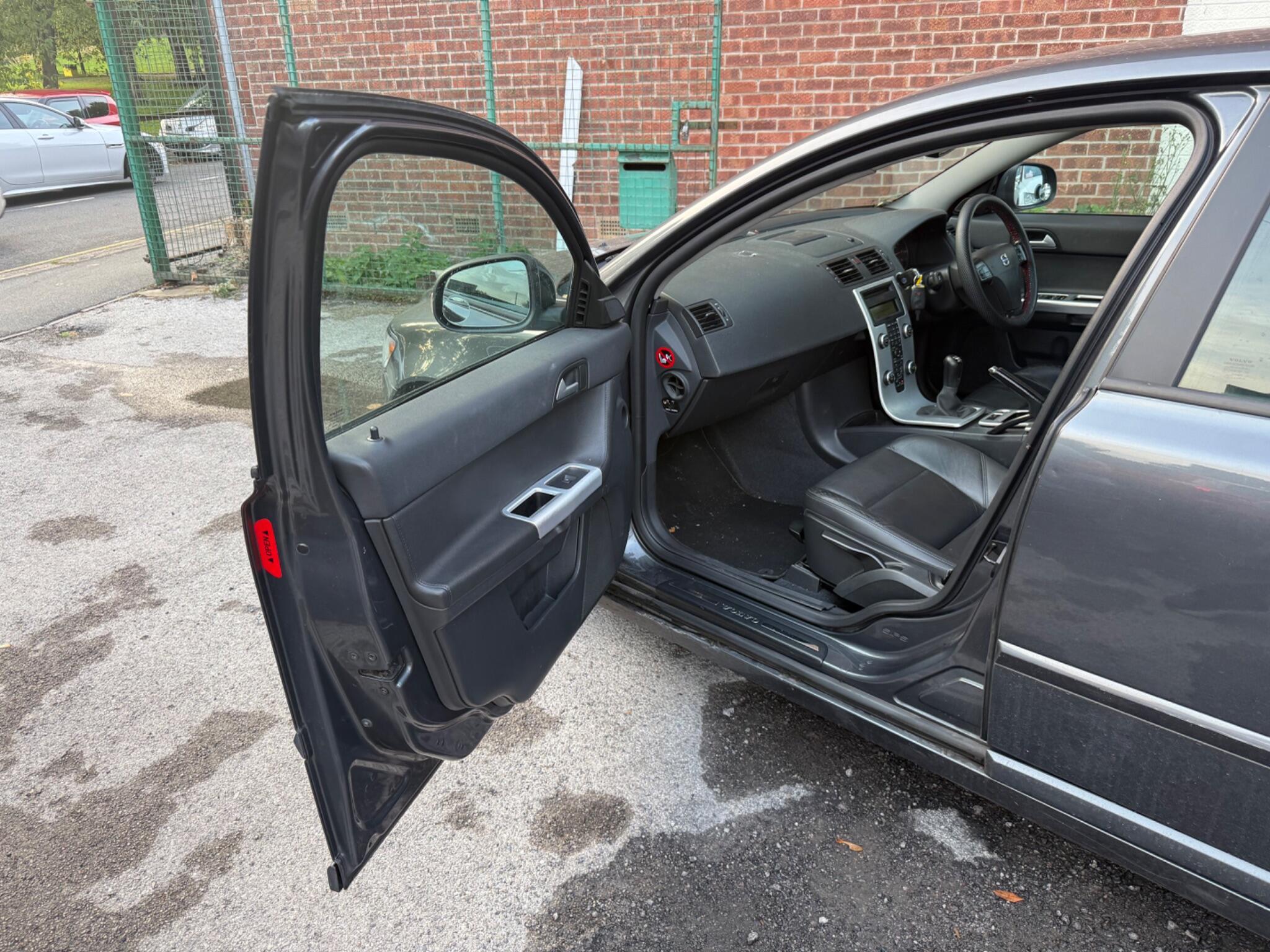 Volvo S40 - Image 19