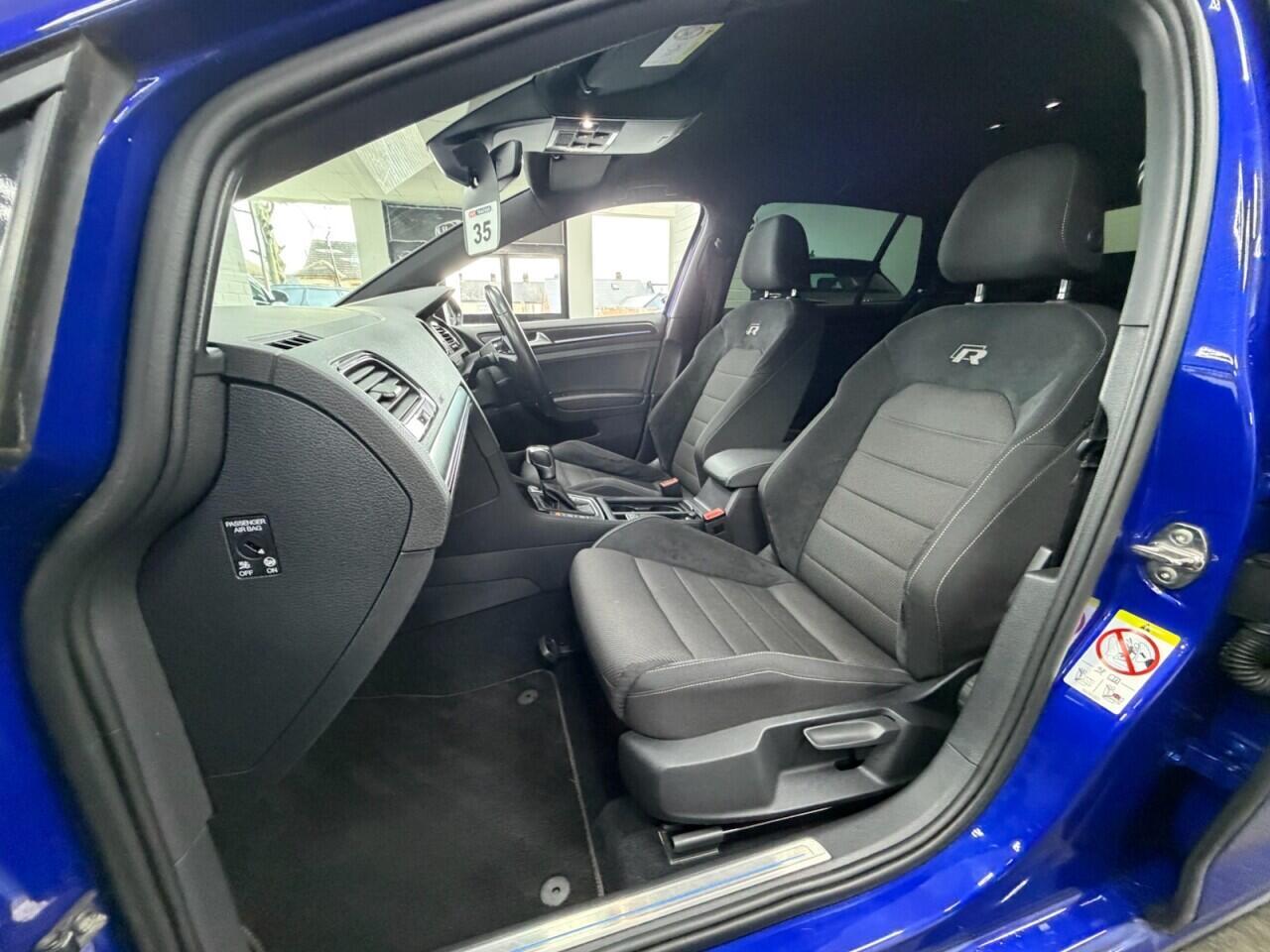 Volkswagen Golf - Image 23