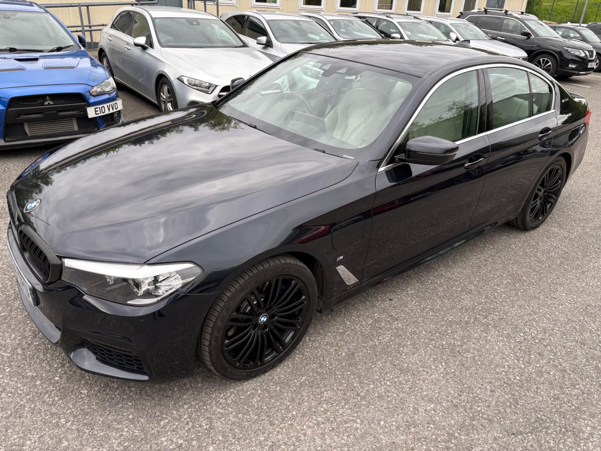 BMW 5 Series - Image 9