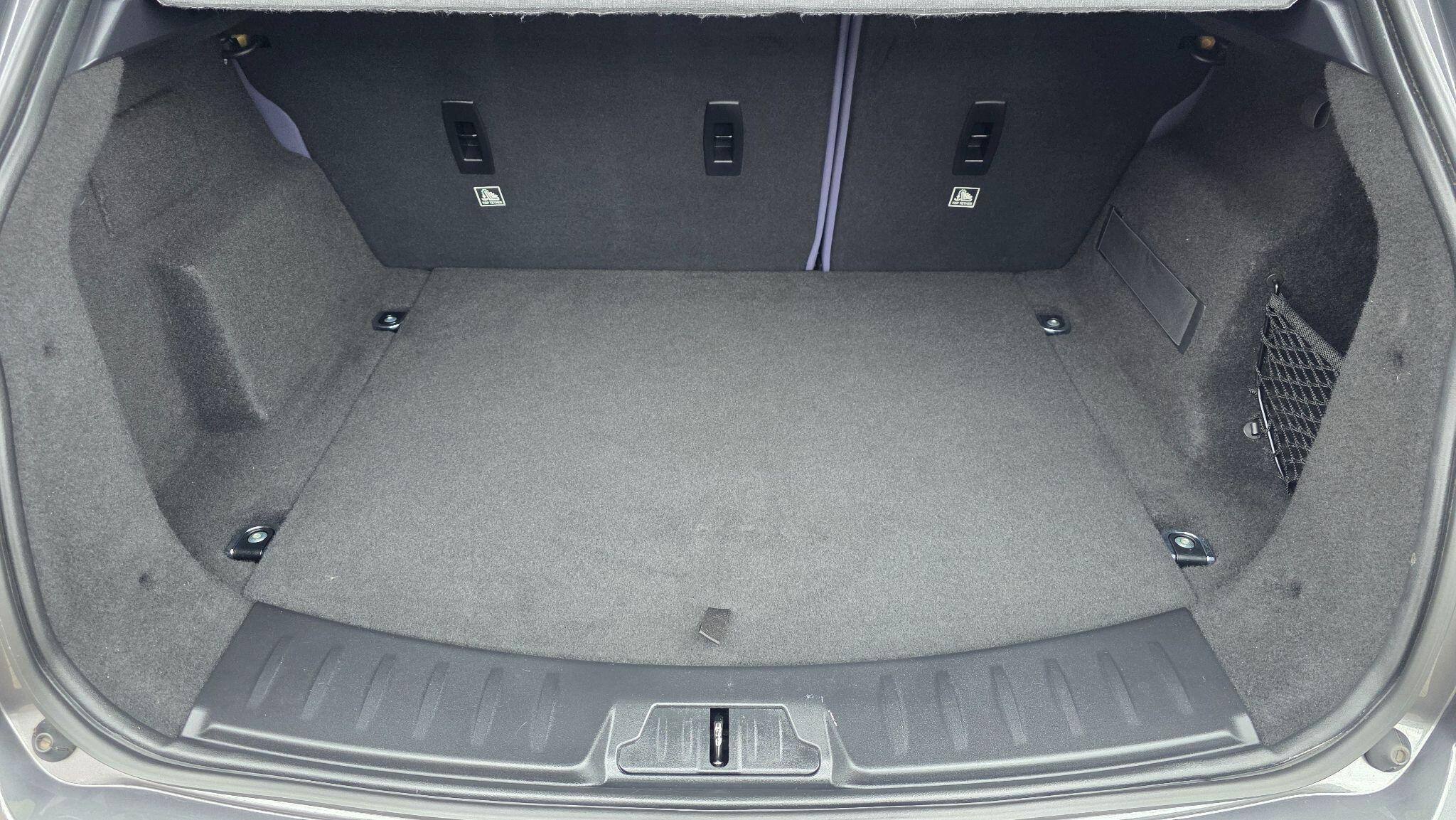 Jaguar E-Pace - Image 53