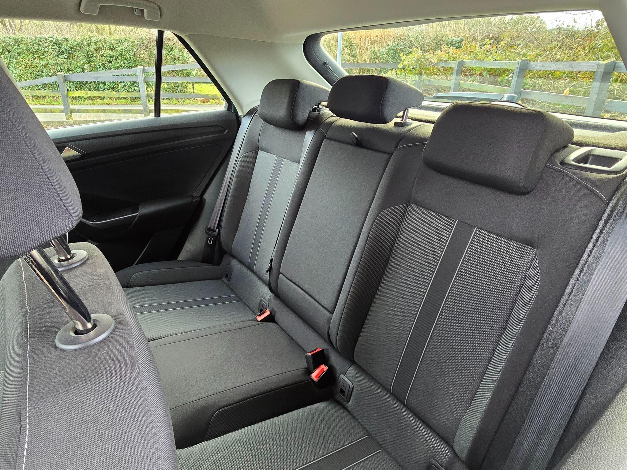 Volkswagen T-Roc - Image 22