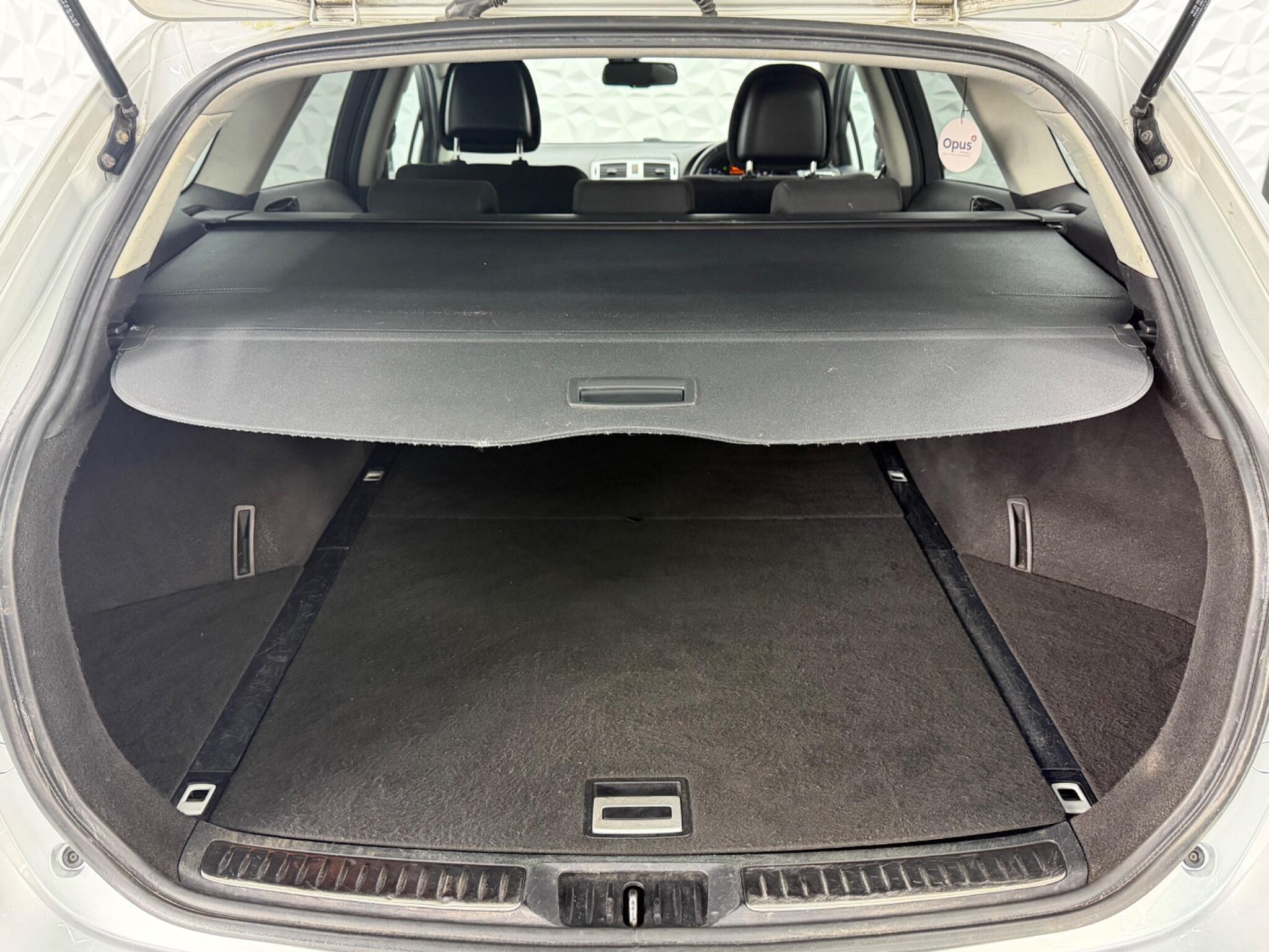 Toyota Avensis - Image 14