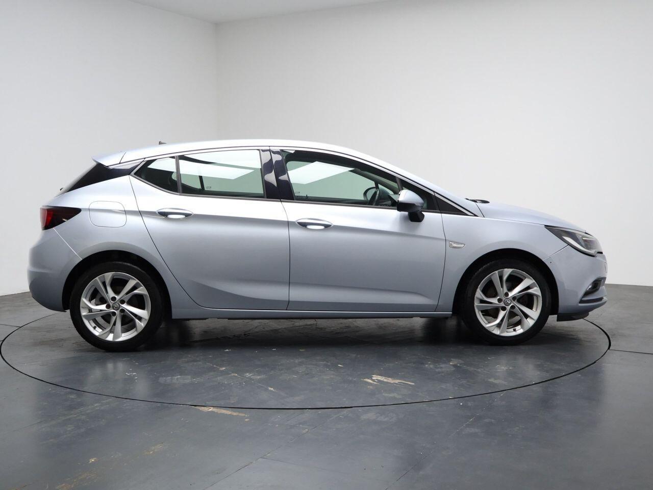 Vauxhall Astra - Image 14