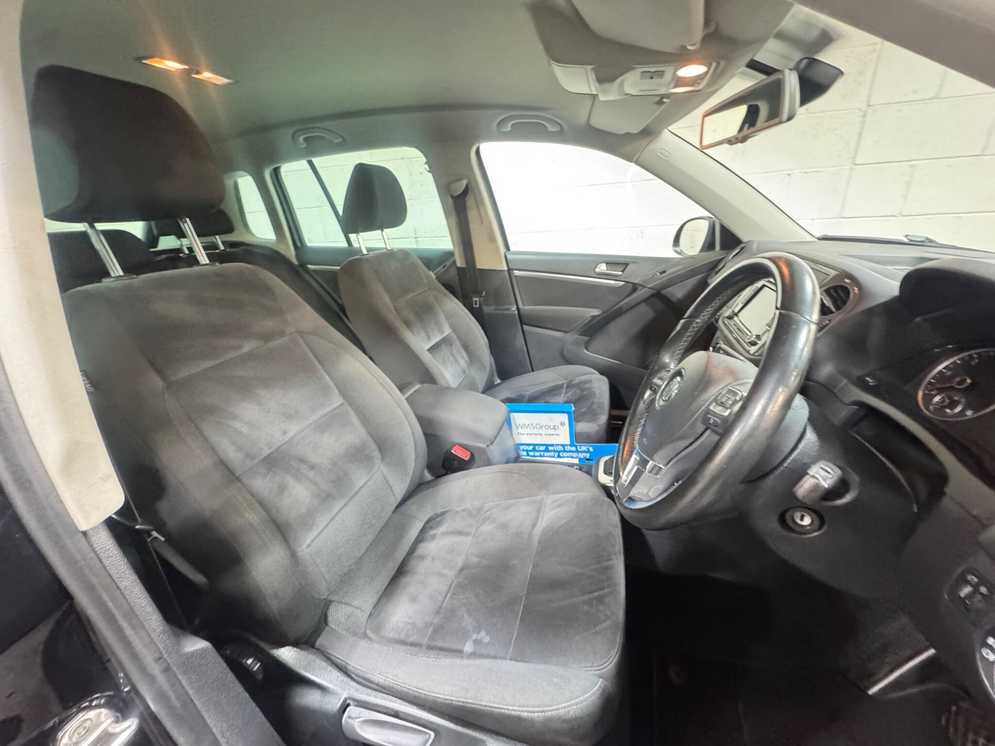 Volkswagen Tiguan - Image 8