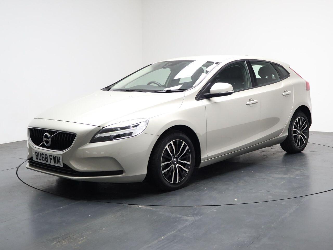 Volvo V40 - Image 6