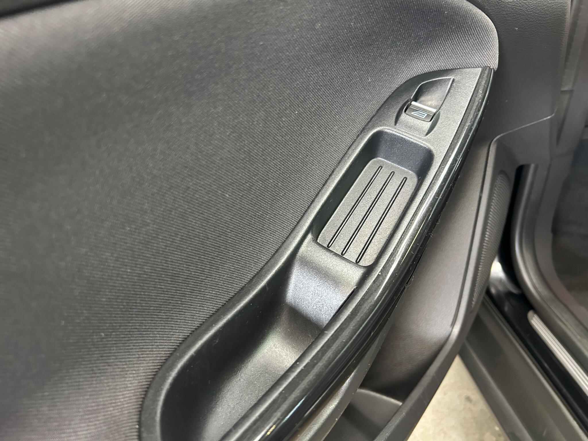 Ford Focus - Image 20