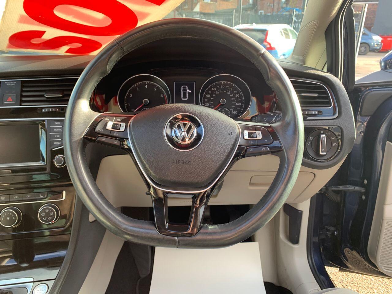 Volkswagen Golf - Image 28