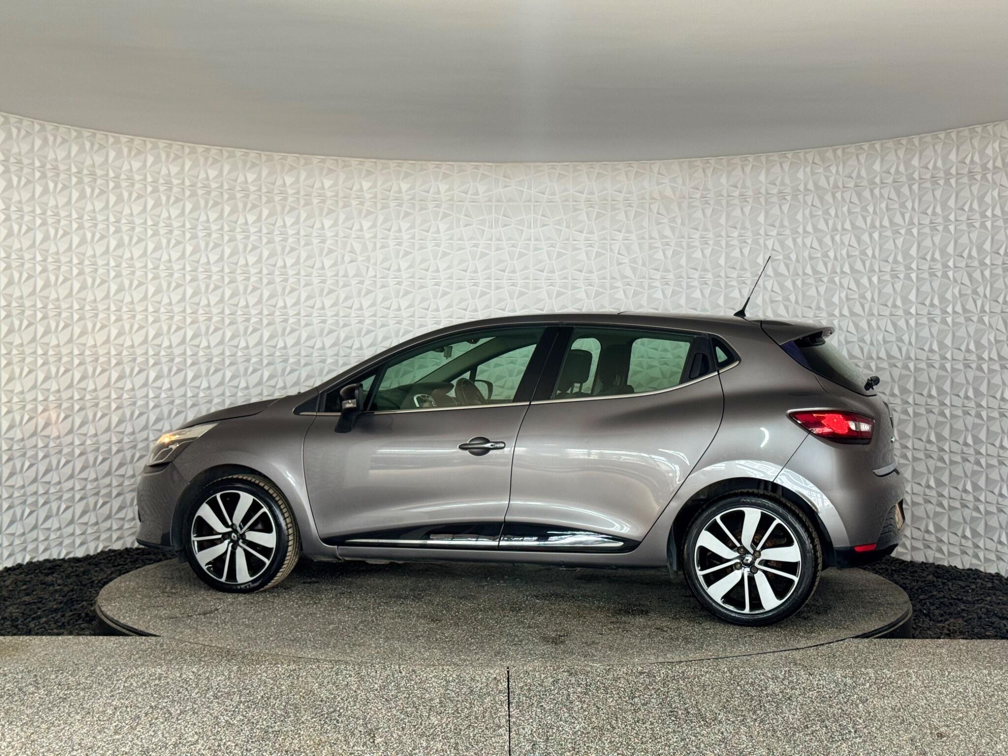Renault Clio - Image 20