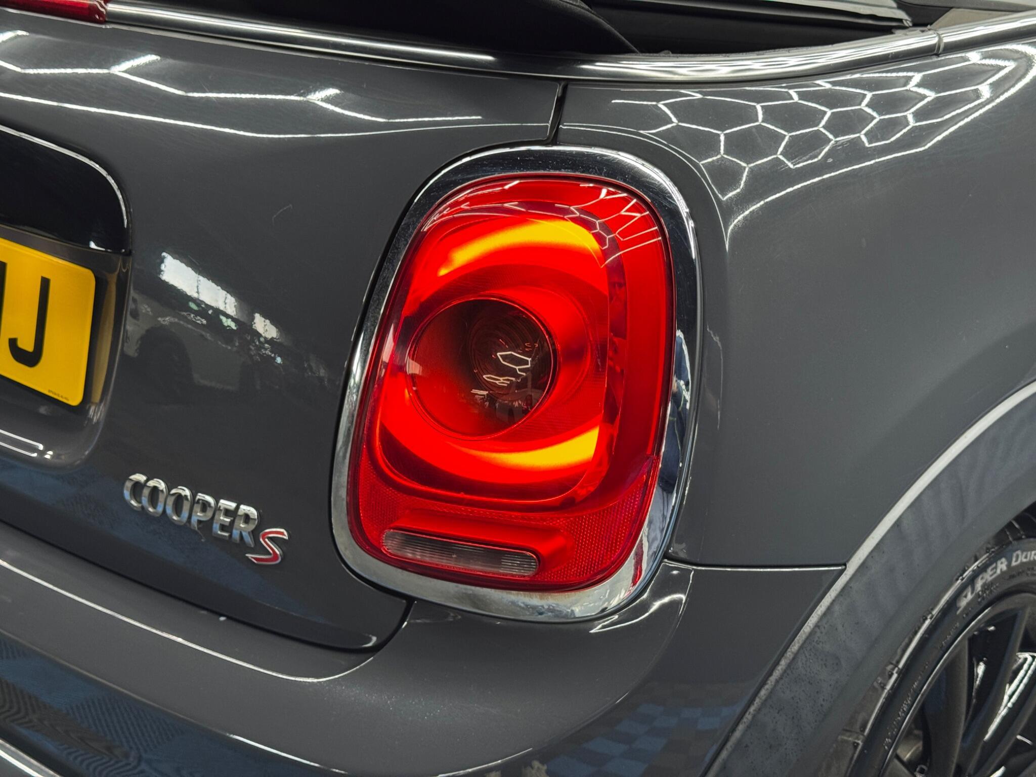 MINI Convertible - Image 44