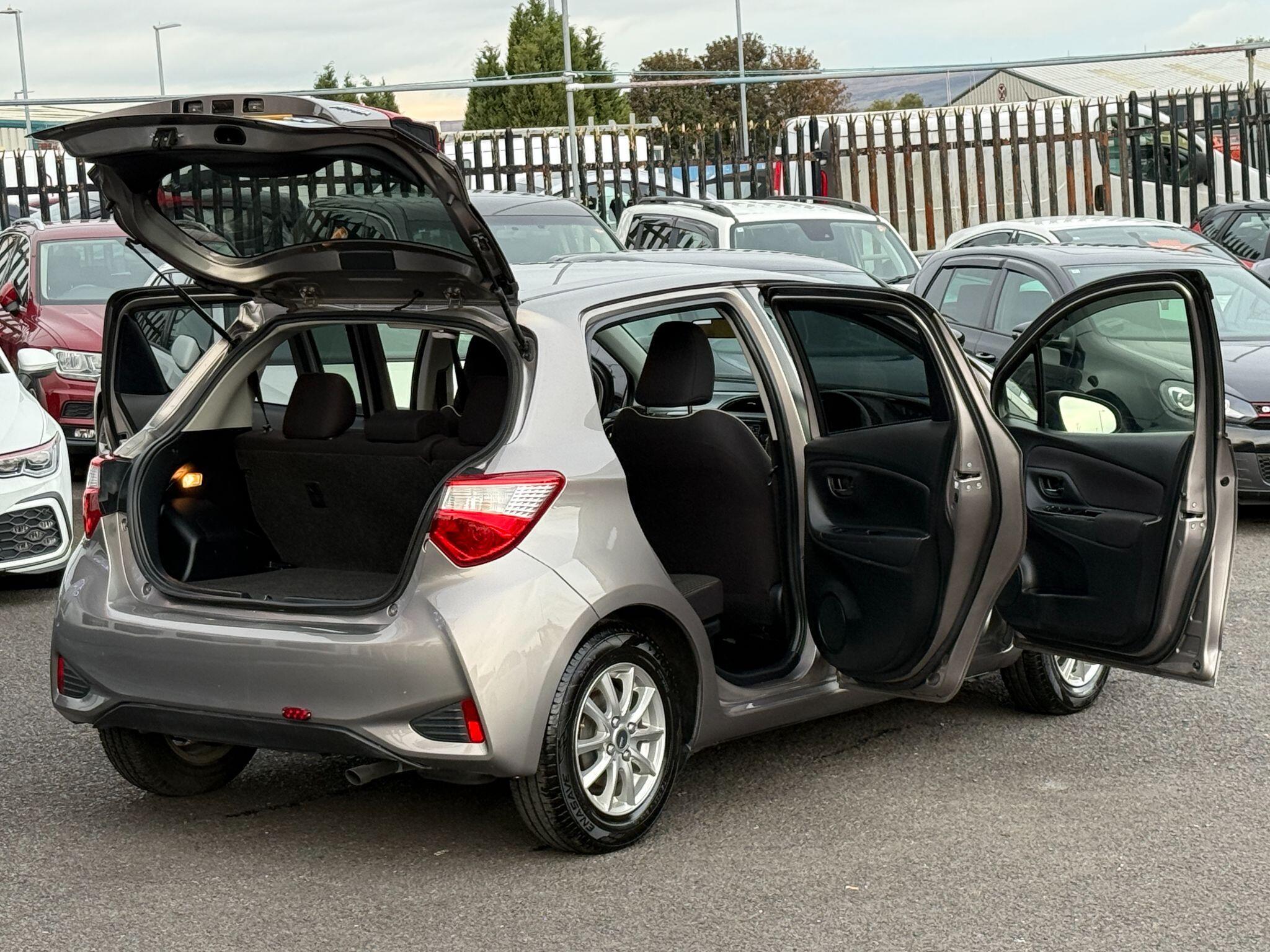 Toyota VITZ - Image 2