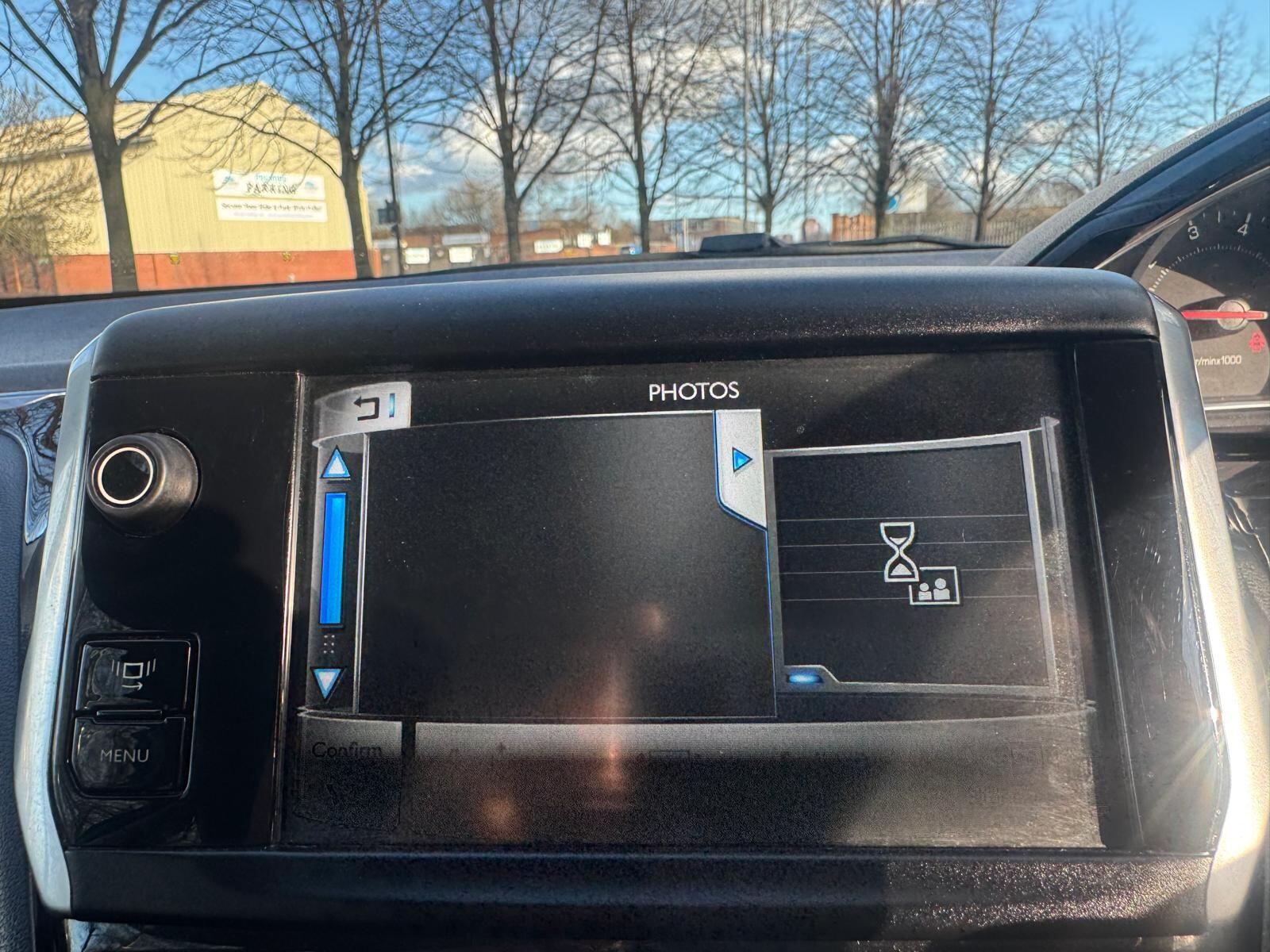 Peugeot 208 - Image 32