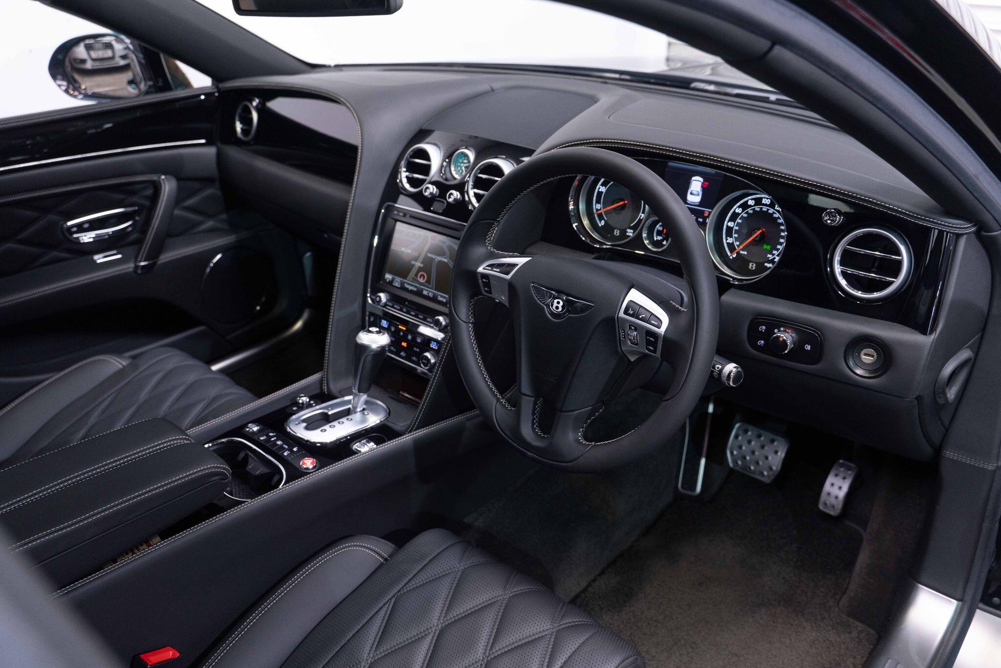 Bentley Flying Spur - Image 22