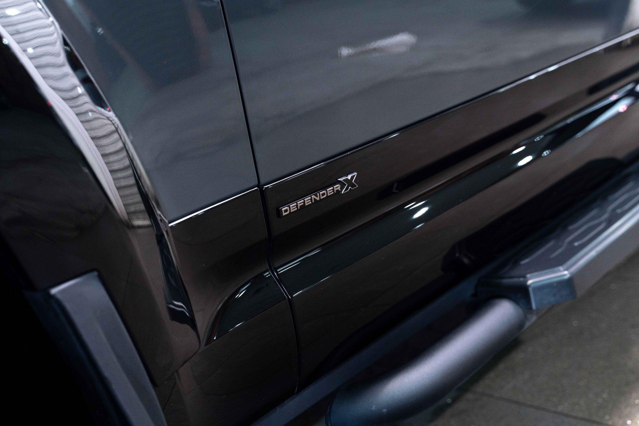 Land Rover Defender 110 - Image 30