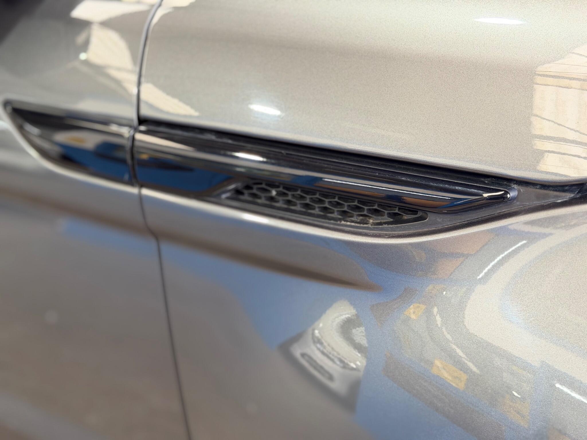 Land Rover Range Rover Evoque - Image 18