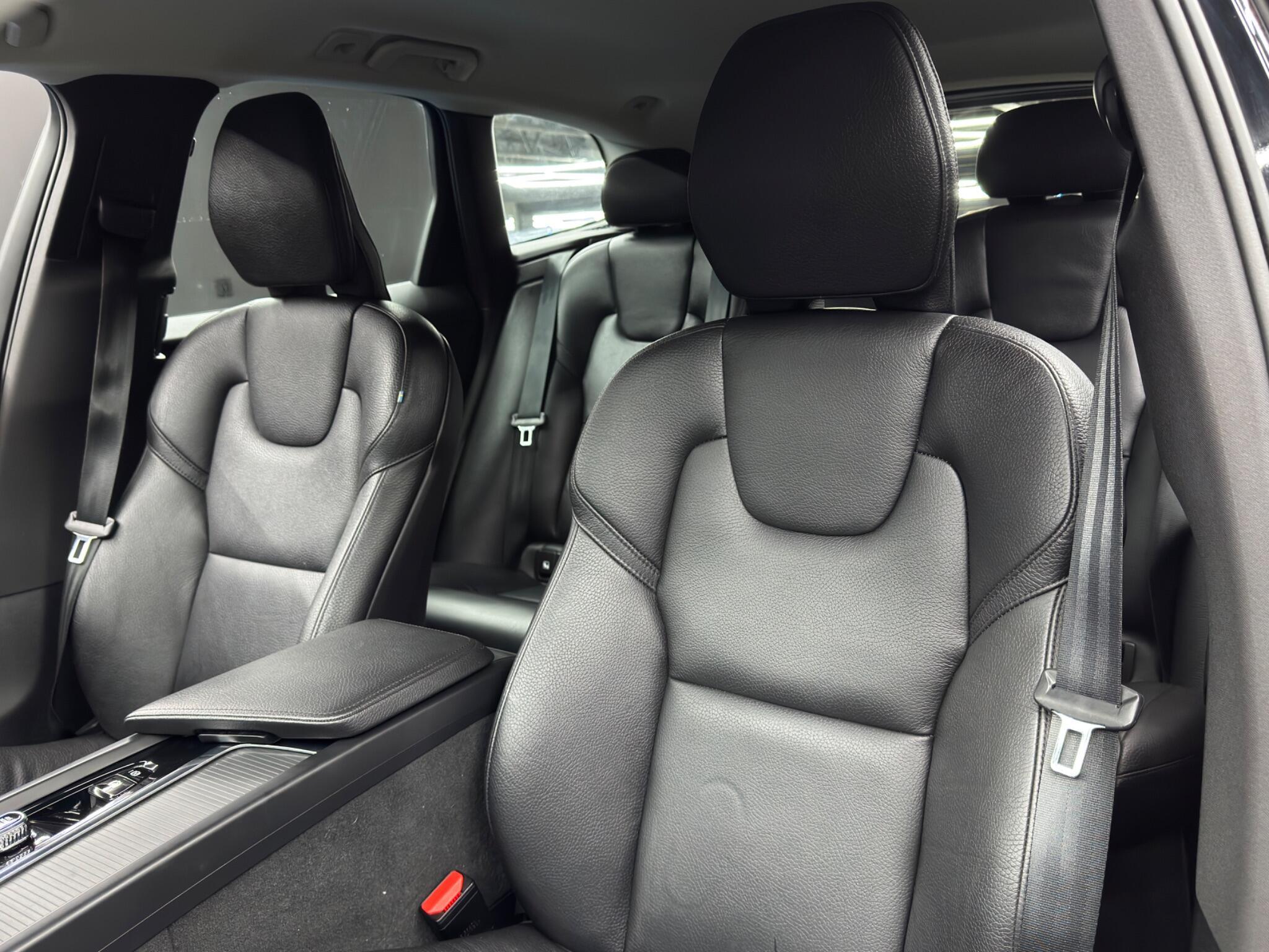 Volvo XC60 - Image 14