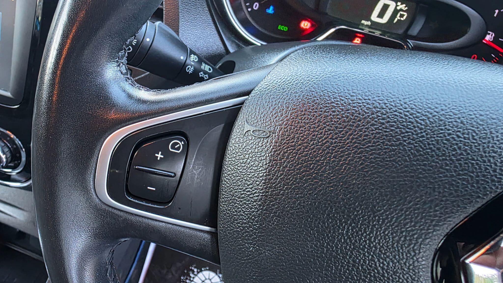 Renault Captur - Image 25