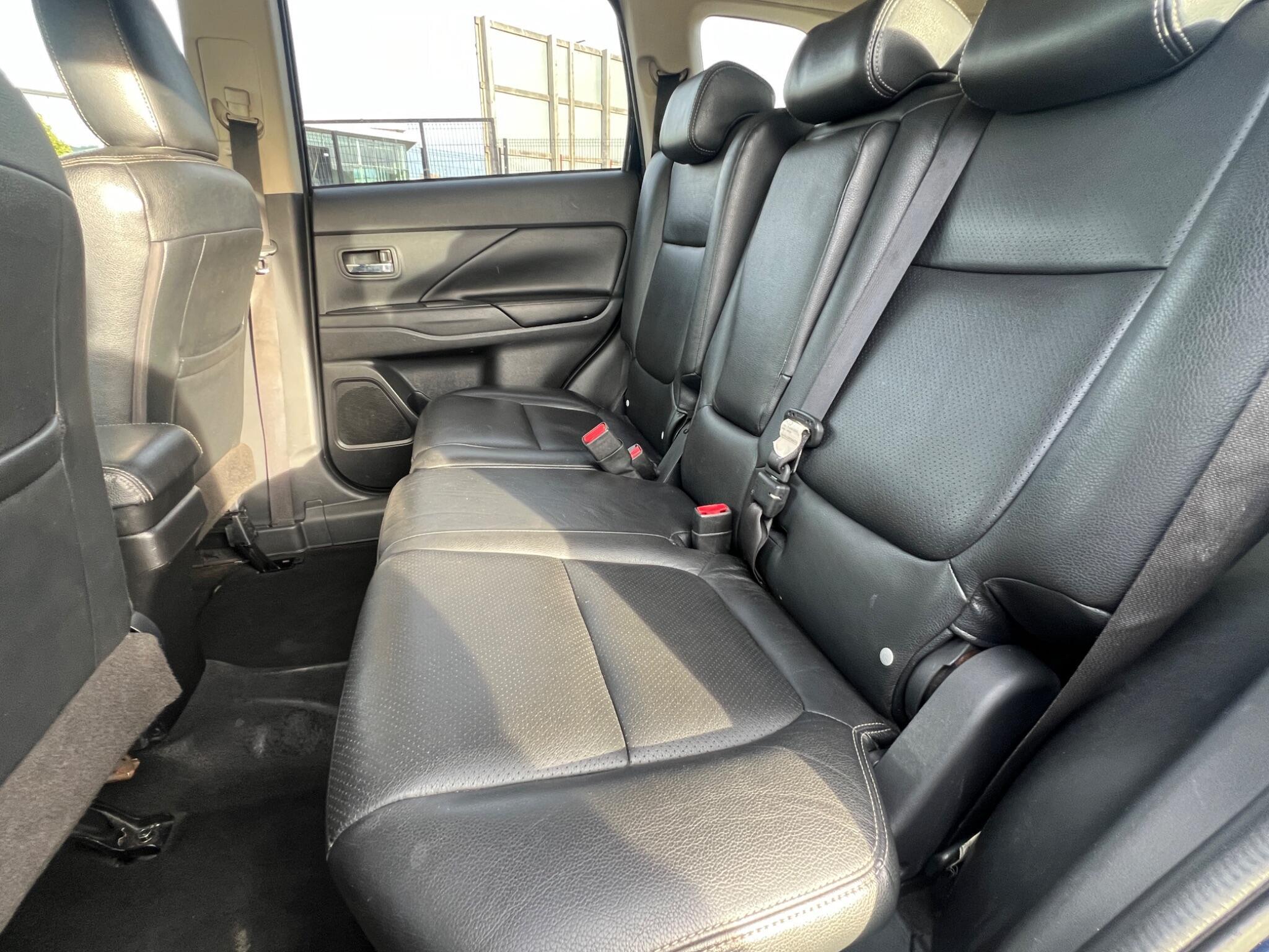 Mitsubishi Outlander - Image 11
