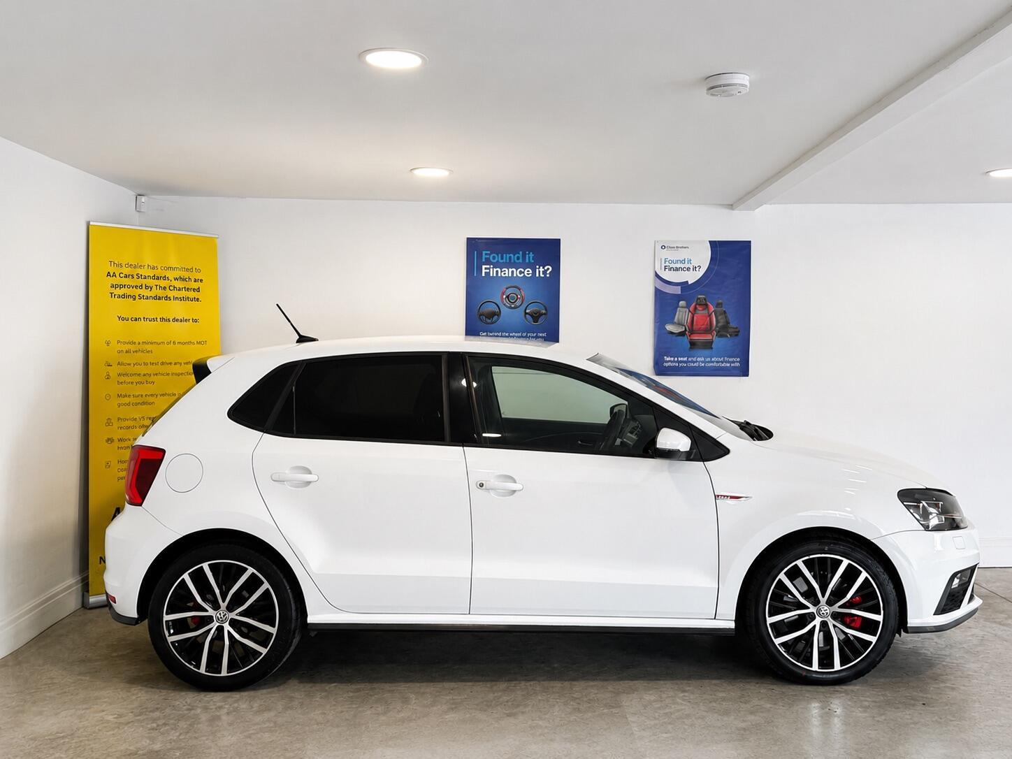 Volkswagen Polo - Image 7