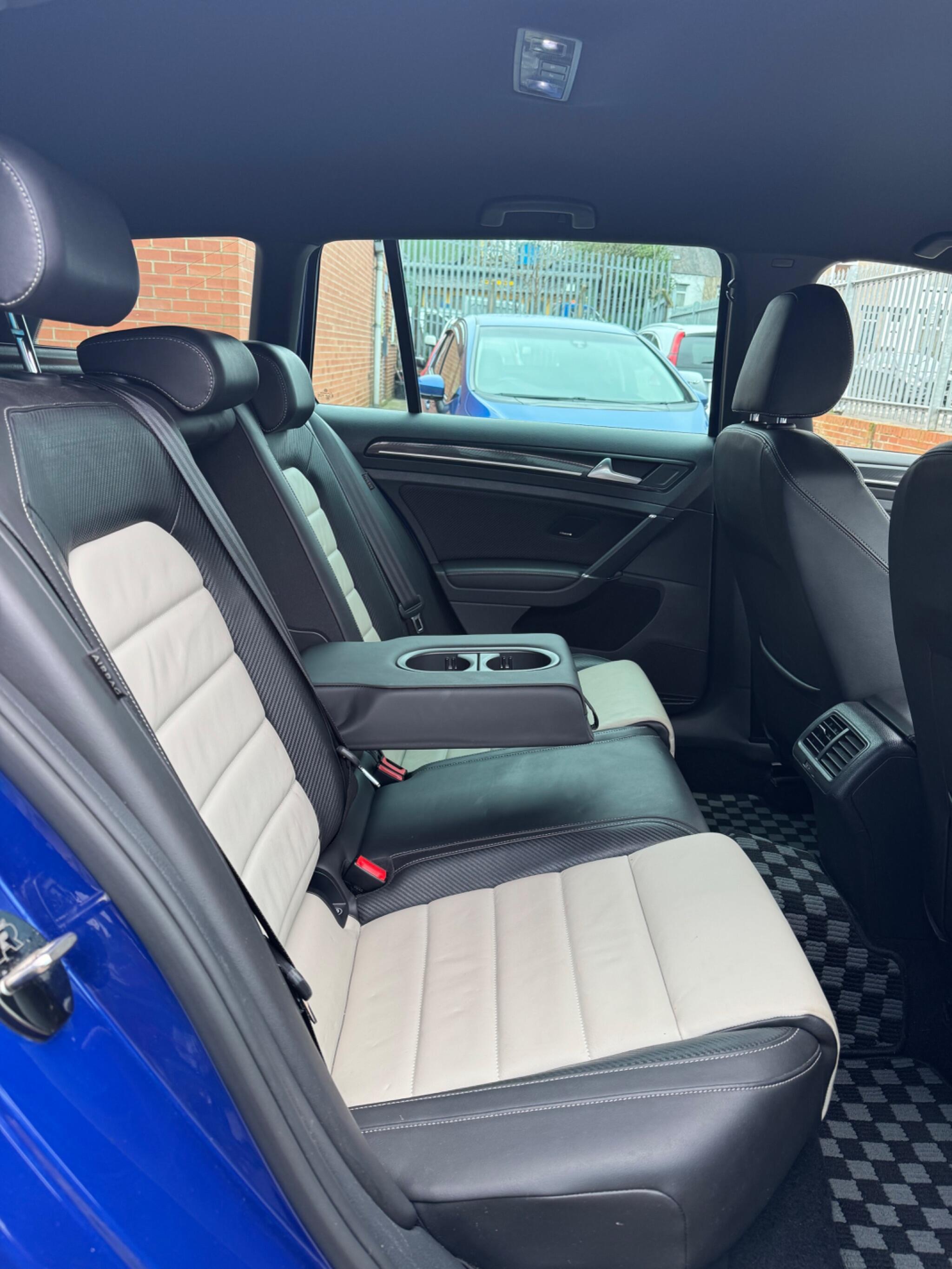 Volkswagen Golf - Image 26