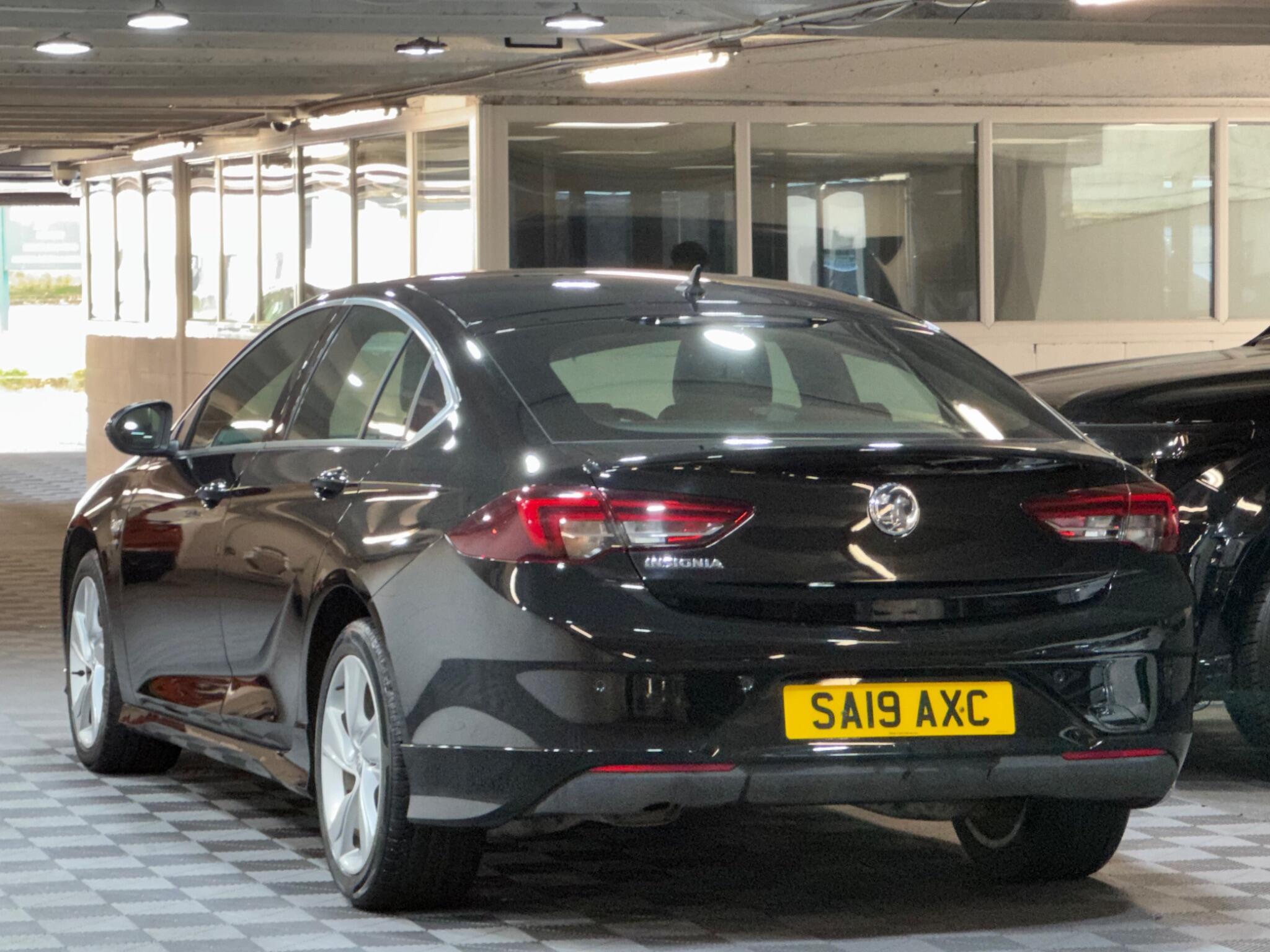 Vauxhall Insignia - Image 3