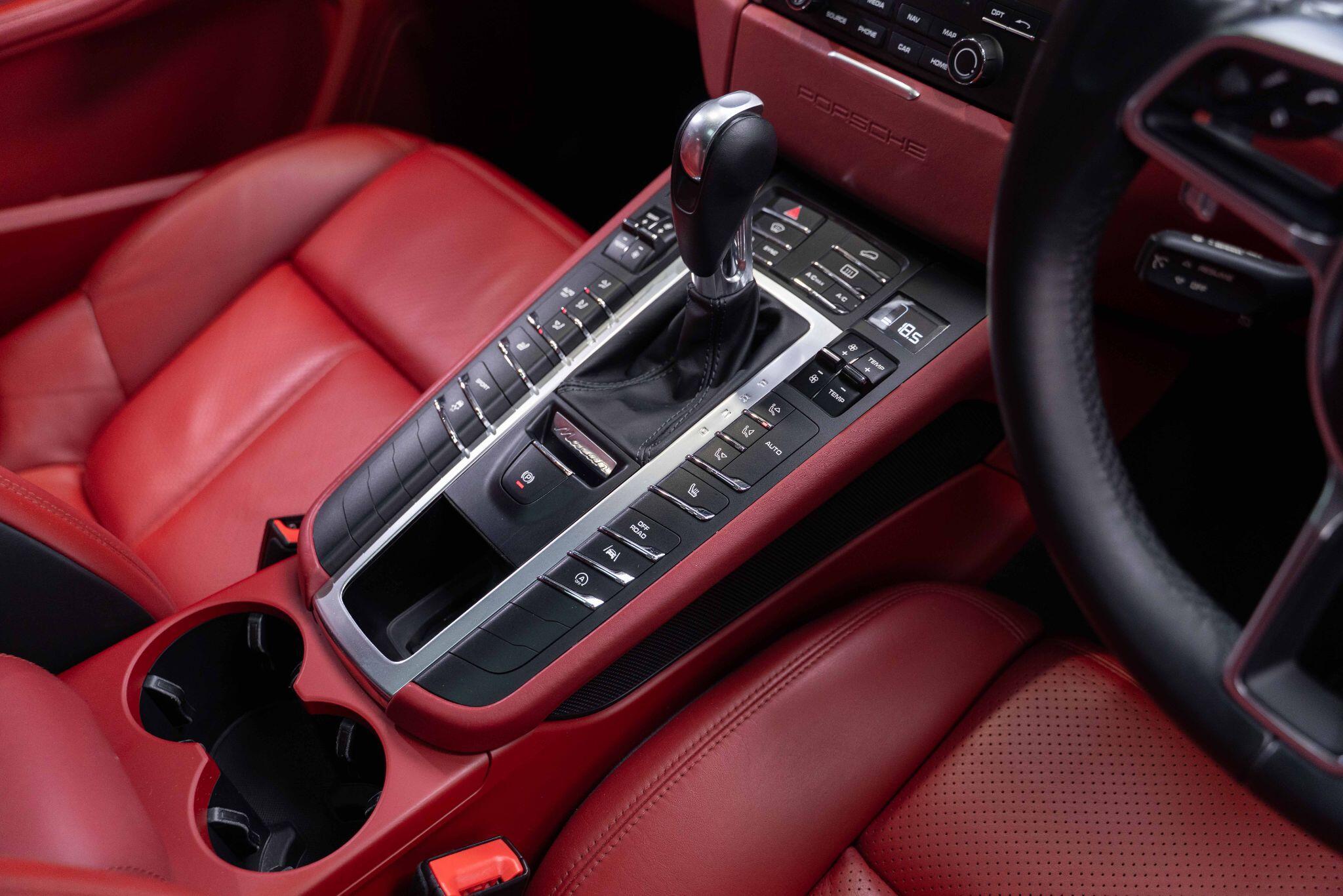 Porsche Macan - Image 10