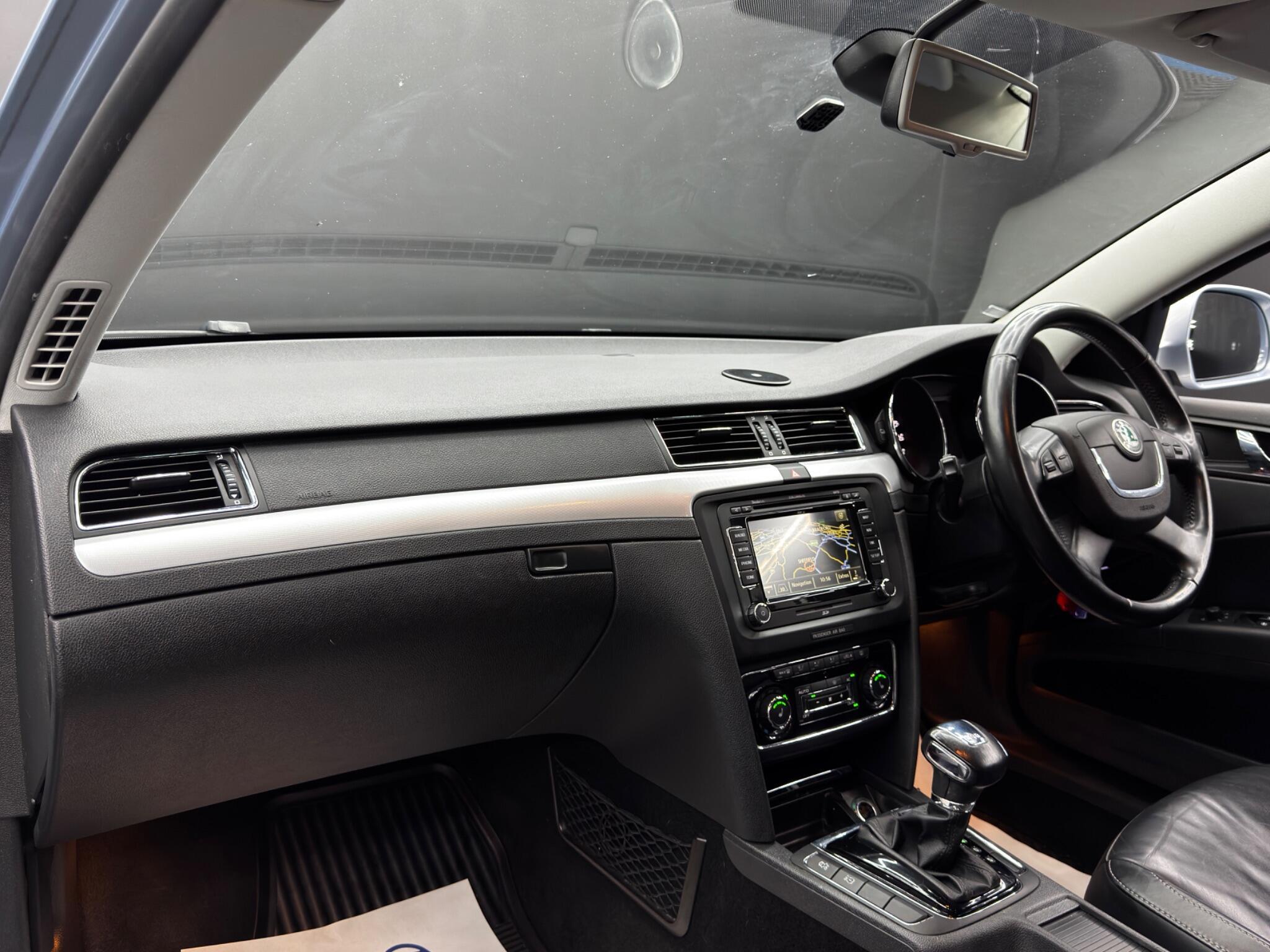 Skoda Superb - Image 11