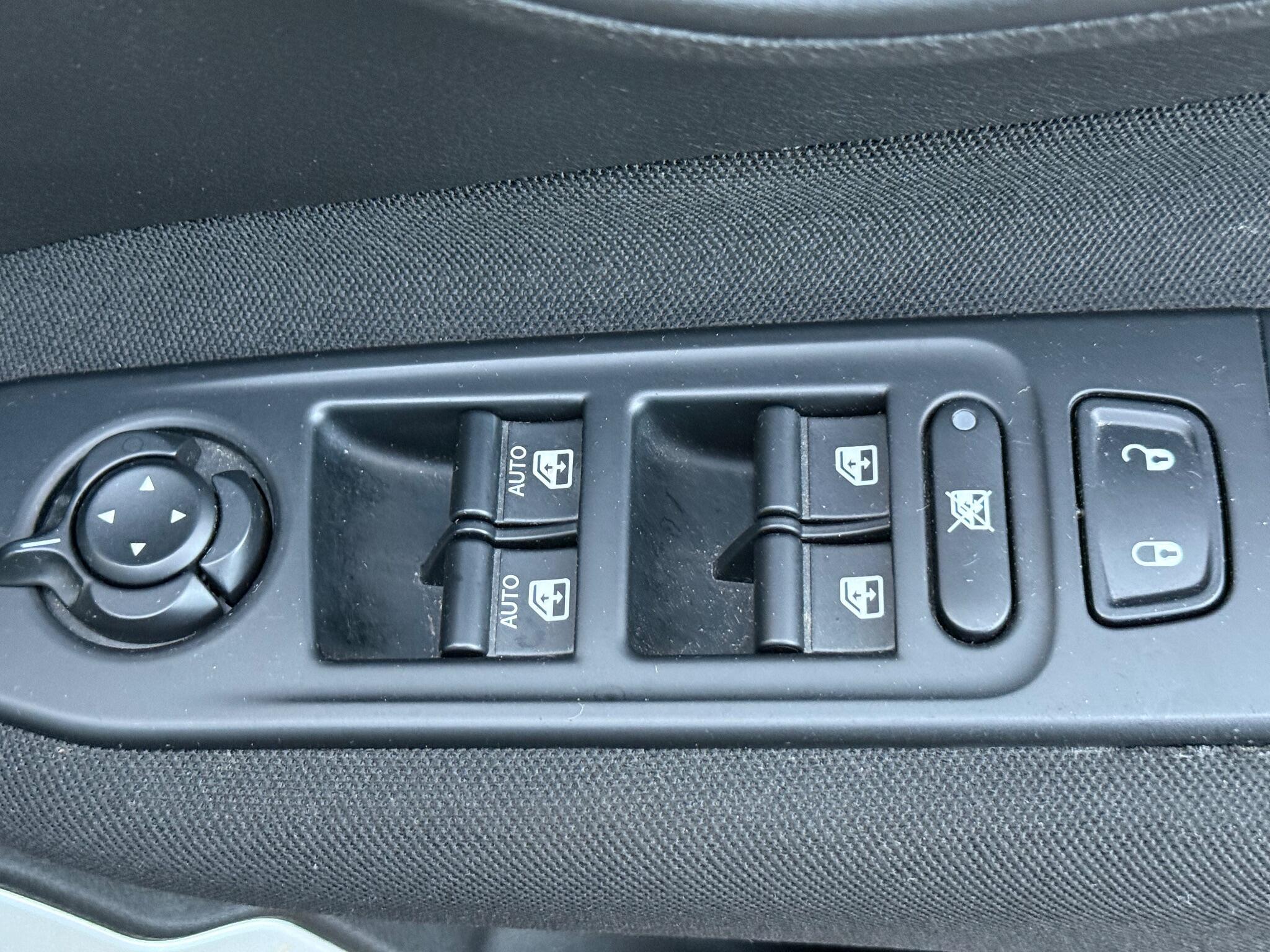 Jeep Renegade - Image 23