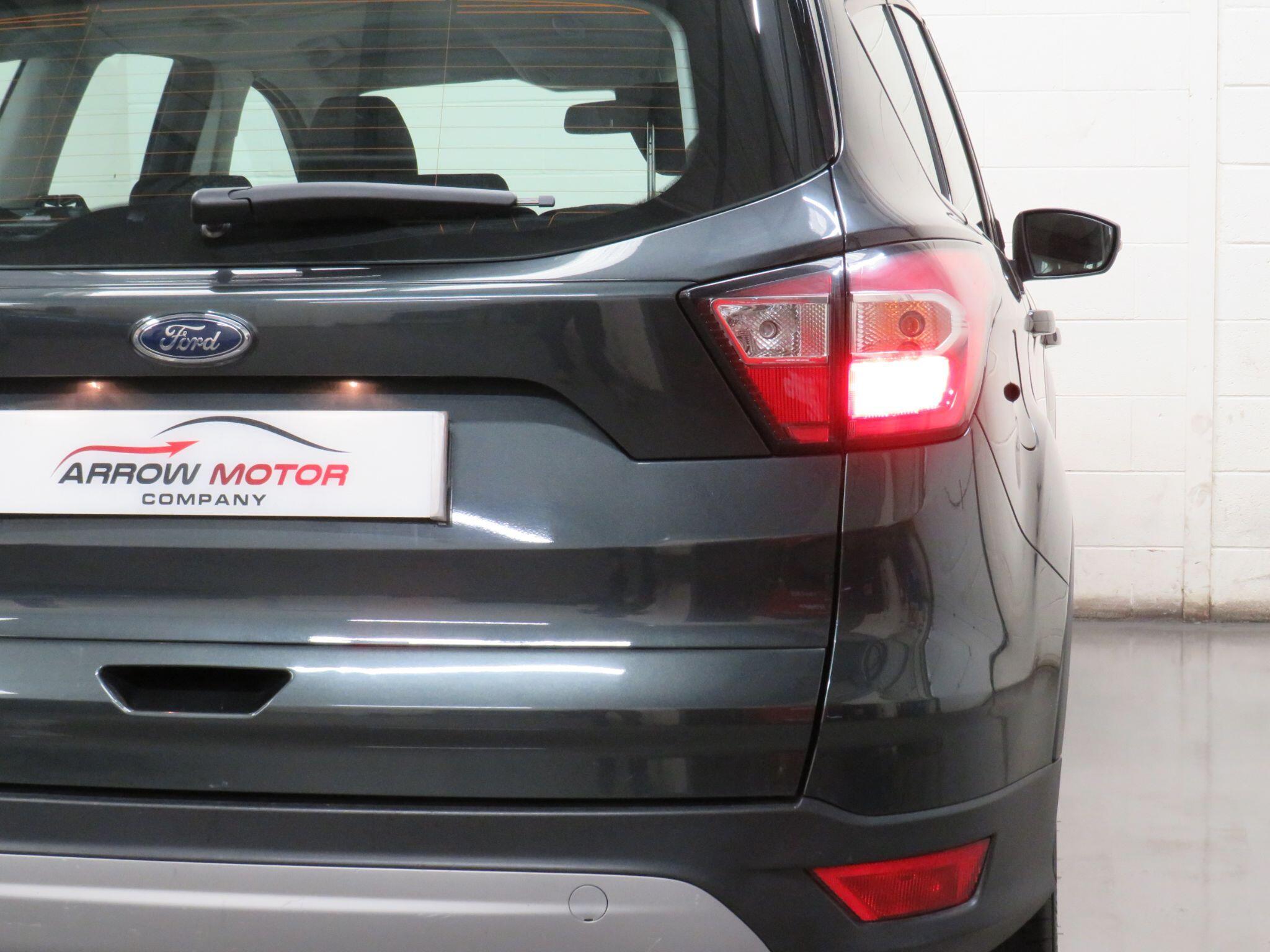 Ford Kuga - Image 12