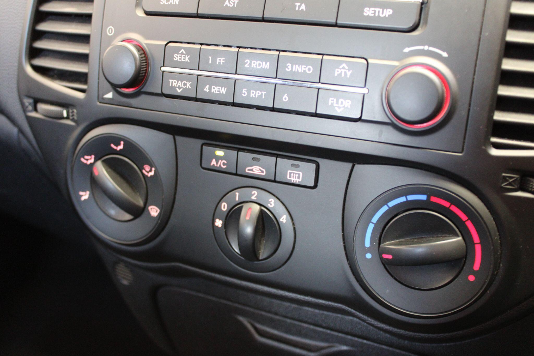 Hyundai i20 - Image 46