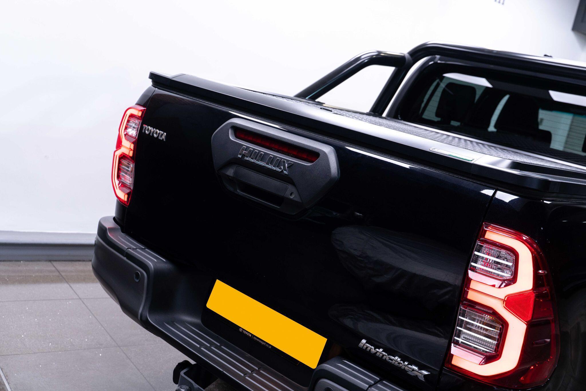 Toyota Hilux - Image 6