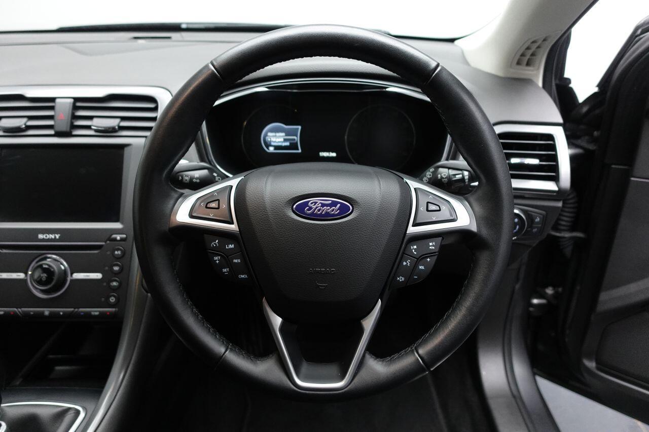 Ford Mondeo - Image 11