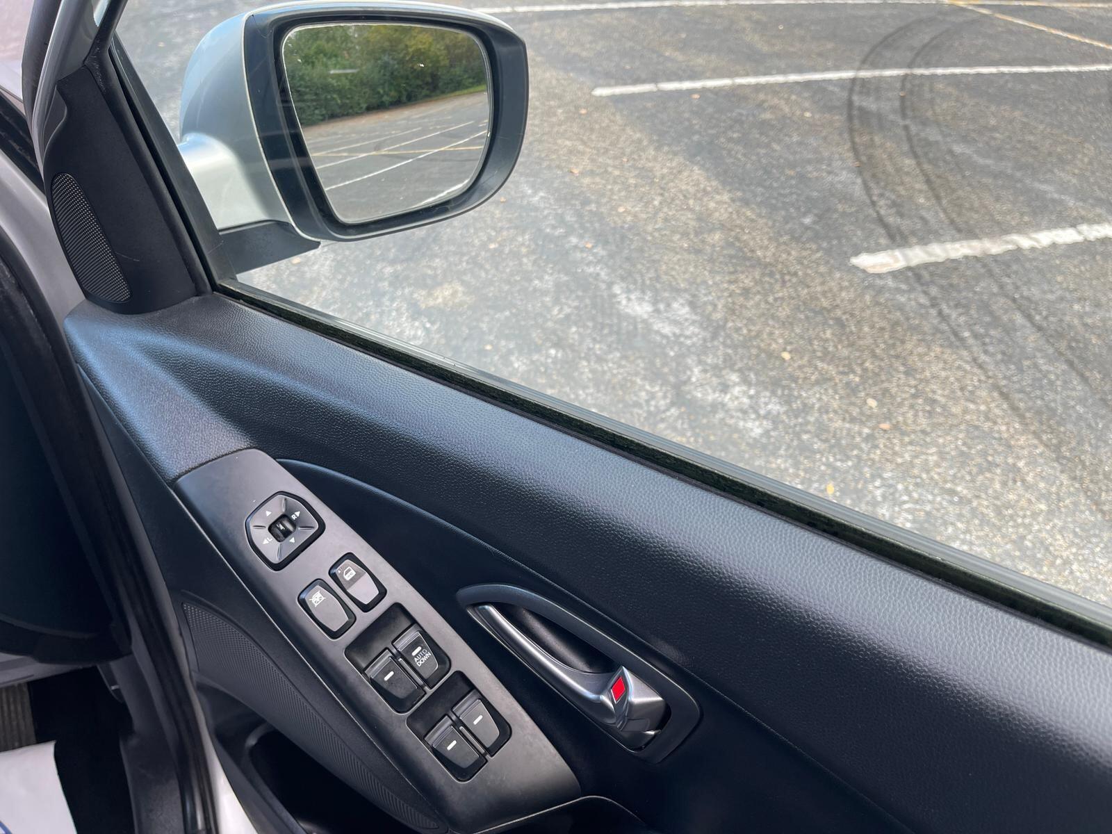 Hyundai ix35 - Image 31